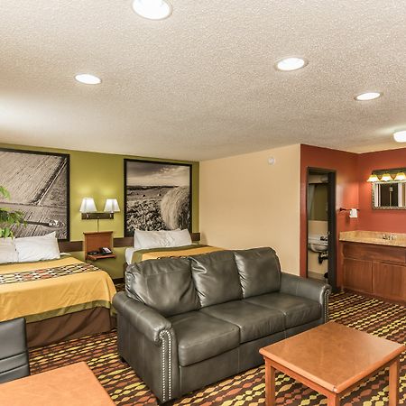 Super 8 By Wyndham Grand Forks Hotel Buitenkant foto