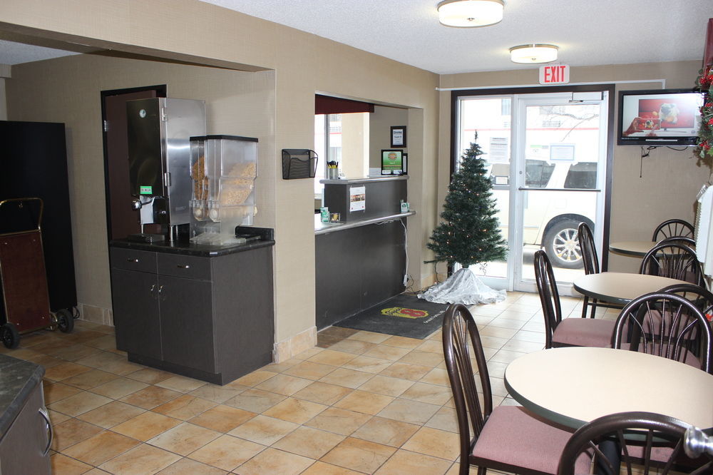 Super 8 By Wyndham Grand Forks Hotel Buitenkant foto
