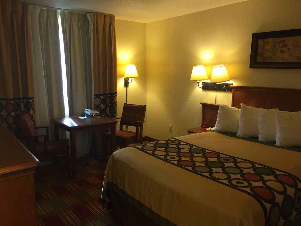 Super 8 By Wyndham Grand Forks Hotel Buitenkant foto