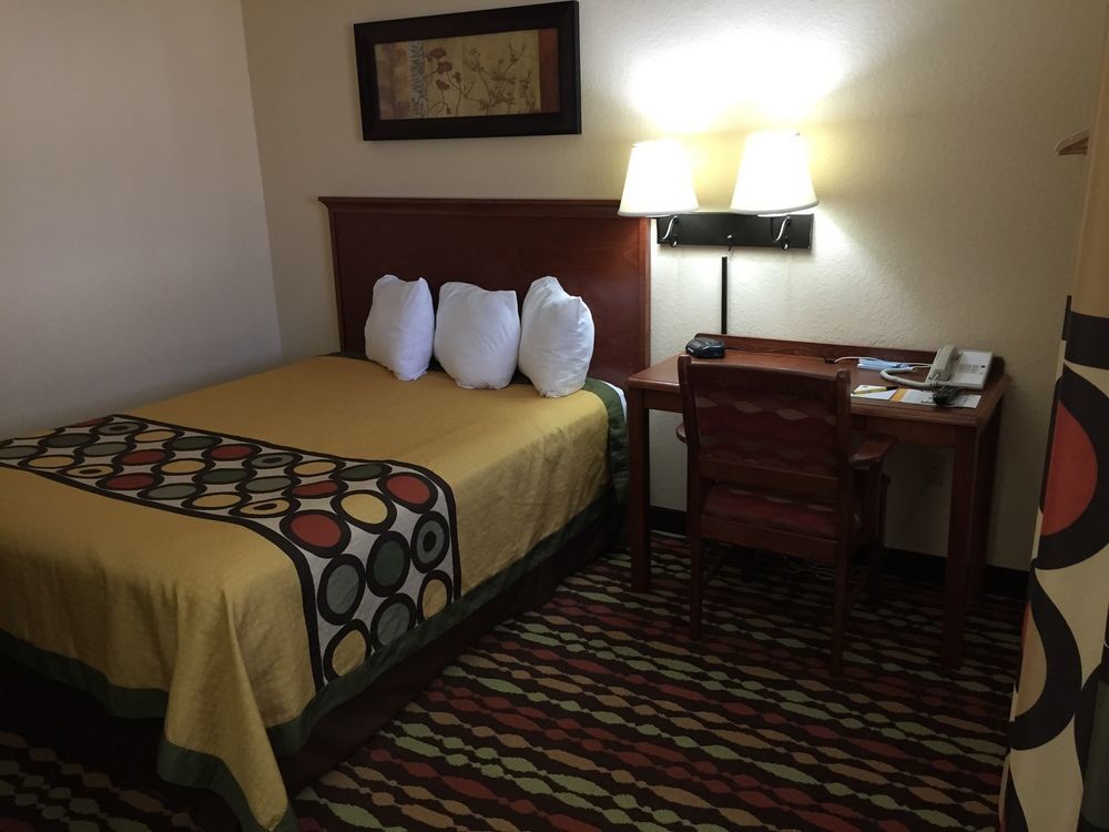 Super 8 By Wyndham Grand Forks Hotel Buitenkant foto
