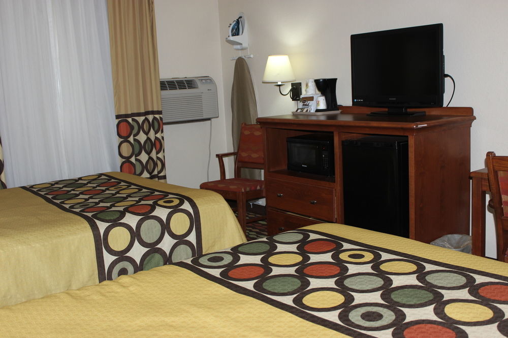 Super 8 By Wyndham Grand Forks Hotel Buitenkant foto